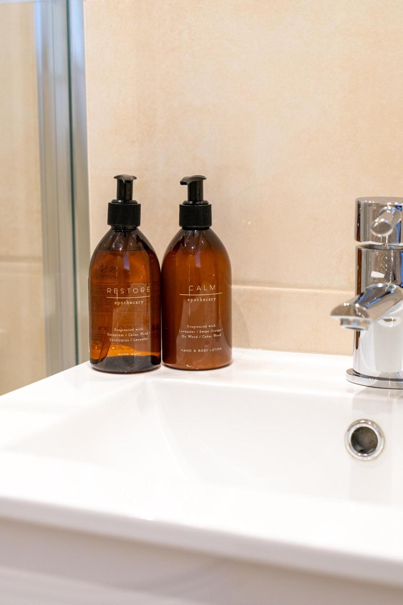 Trethvor House Ensuite Double Room With Free Parking In Quiet Residential Area بادستو المظهر الخارجي الصورة
